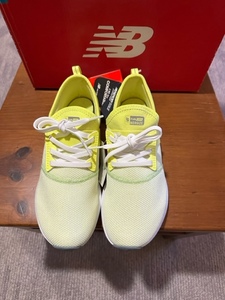 New Balance WXNRGYH 24.5 イエロー軽量 NB レデイーススニーカー ニューバランス レデイースシューズ 送料無料 新品未使用 NEW 婦人 靴