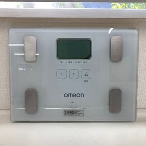 OMRON 体重体組成計 カラダスキャン HBF-212 体重計 単四マンガン乾電池式 4人登録可 体重体脂肪内臓脂肪BMI 省スペース ガラス天板