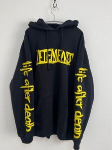 VETEMENTS ヴェトモン Worldtour Logo Hoodie ロゴパーカー コットン ブラック 上着 パーカ人気 中古 Sサイズ