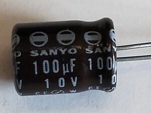 【電解コンデンサー】 SANYO 100μF 10V 10個セット現状にて【NEW OLD STOCK】