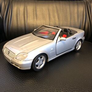 UTモデル　1/18 メルセデス　ベンツ　SLK AMG 