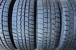 ダンロップ ウインターマックス WM02 205/65R15 スバル フォレスター ステップワゴン ヴォクシー ノア ストリーム　2018年製　　４本