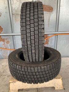 送料込み！215/70R17.5 BRIDGESTONE W910 20,21年 13.5mm 中古スタッドレスタイヤ２本