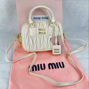 MIU MIU ミュウミュウボウリングバッグ ハンドバッグ ホワイト #2461527