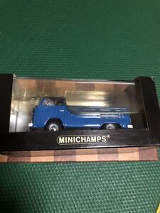 MINICHAMPS VW T2Pritschen wagen 1972 1／43