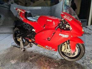 タミヤドゥカティデスモセジッチと1199完成品