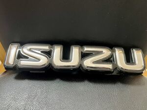 ISUZU エンブレム グリル