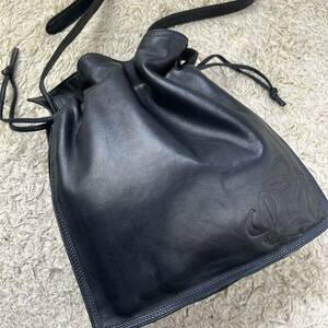 1円 美品 LOEWE ロエベ ショルダーバッグ アナグラム ロゴ型押し 巾着 斜め掛け ゴールド金具 ナッパレザー 紺 ダークネイビー レディース