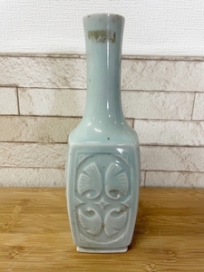 青磁 花瓶 花器 花瓶 花生 一輪挿し　インテリア　置物　（二階）