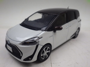 207【S.R】非売・展示品 1/30 TOYOTA 新型シエンタ後期 2トーン ヴィンテージブラウン×ホワイトパールクリスタル 箱無 香川発