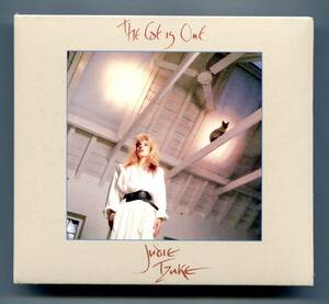 ☆送料込/未開封/ ジュディ・ツーク　JUDIE TZUKE / The Cat Is Out / Love Like Fire / デジパック仕様 / ボーナス・トラック3曲追加収録