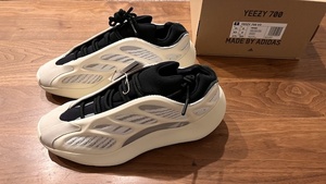 新品 国内正規品 adidas Yeezy 700 V3 Azael FW4980 アザエル