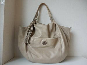 本革☆ビッグサイズ☆TORY BURCH(トリーバーチ)☆大判B4対応☆肩掛けOK☆レザートートバッグ ラメベージュ(金具シルバー)