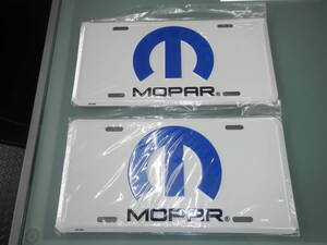 送料無料　 MOPAR ナンバープレート ライセンスプレート MOPAR PERFORMANCE　ホワイト　2枚セット