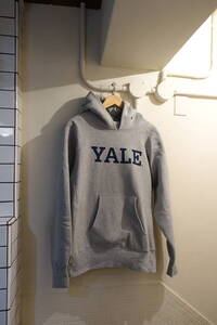 チャンピオン　赤タグ　YALE UNIVERSITY　スウェット　パーカー　サイズXL　