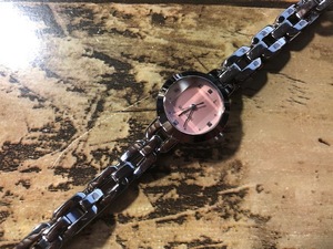 AK529 良品 良デザイン レア MICHEL KLEIN ミッシェル クラン カットガラス ブロンズ系ダイアル 純正ブレス クオーツ レディース 腕時計
