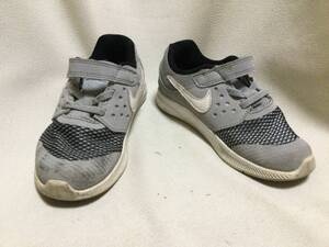 C1609 NIKE　グレー系スニーカー　１６㎝