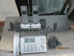 パナソニックのデジタル電話機：：子機２台付：型：ｖｅ－ｇｄ２０ーｓ：小型コンパクト：良品：