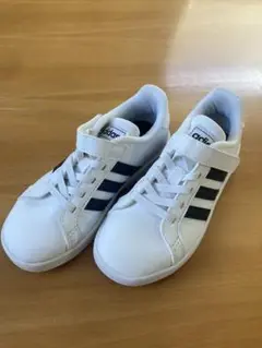 【試着のみ】adidas スニーカー ホワイト/ブラック