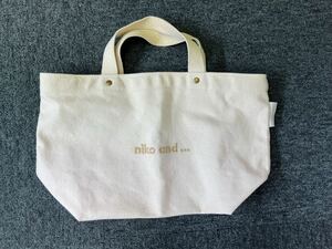 niko and...（ニコアンド）★オリジナルニコロゴ刺繍バッグ