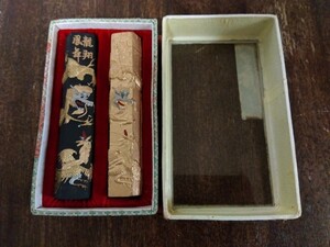 【新品未使用品】中国・古墨・「龍翔鳳舞」、龍の如く、力強く駆け上がり、鳳凰のように華麗に舞う様子。 生き生きして自在という意味、2本