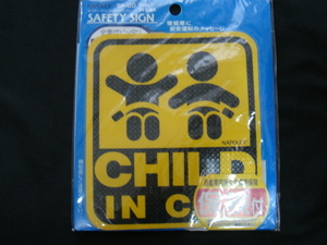 CHILD IN CAR／＜セーフティーサインウィンドウステッカー*NAPOLEX