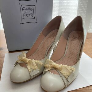 美品 Cynthia Rowley シンシアローリー アーモンドトゥ リボン パンプス 本革 美脚 フォーマル アイボリー24.5㎝