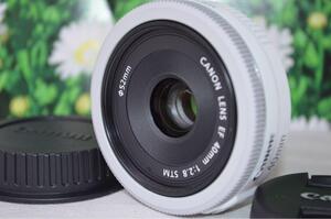 極美品☆Canon EF 40mm E2.8 STM ホワイト☆単焦点レンズ