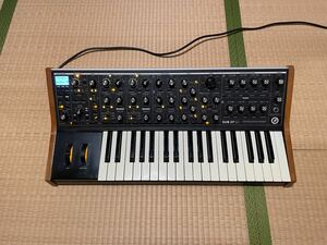  moog sub37 アナログシンセサイザー