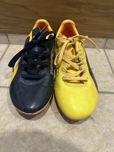 中古　プーマ PUMA ユニセックス サッカー スパイクシューズ エヴォスピード サイズ23.5