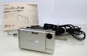 K/ FUJIFILM　FINEPIX　Z5　Z5fd　富士フィルム　シルバー　630万画素　デジカメ　デジタルカメラ　1218-3