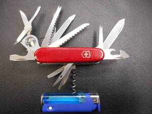 ナイフ　ビクトリノックス　VICTORINOX 　 １４丁出し　赤色