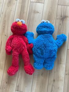 UNIQLO KAWS SESAME STREET ユニクロ カウズ セサミストリート ぬいぐるみセット エルモ クッキーモンスター