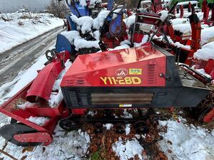 ヤナセ大型除雪機部品取りの出品です。欠品した部品多数、エンジン故障しました。現状渡し部品単品バラ売りも可能！