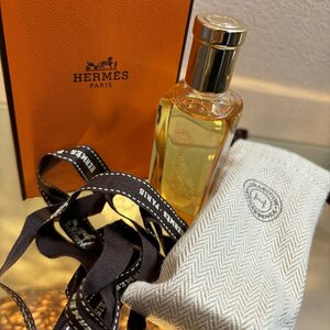 Ω大人気！【HERMES エルメス ムスク パリダ エッセンス ドゥ パルファム 20ml 香水 箱付き 9割以上残】NA02494