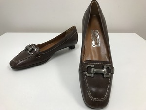 サルヴァトーレフェラガモ Salvatore Ferragamo きちんと感で魅せる！キレイめコーデと相性抜群 ローファー靴 6・1/2 約24.0ｃｍ