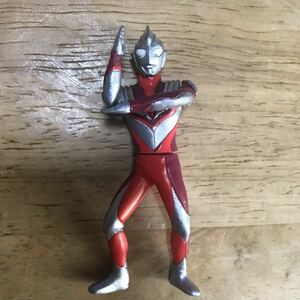 ウルトラマンティガ マルチタイプ　バンダイ ガシャポンHG ミニブック付