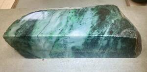 ミャンマー産超巨石天然本翡翠原石5.82kg3面カット磨き済み［JADEITE］高品質^ ^綺麗^ ^