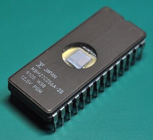 富士通 MBM27C256A-25 (EPROM) [管理:SA1375]