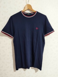 FRED PERRY　フレッドペリー　トップス　半袖Tシャツ　半袖　Tシャツ