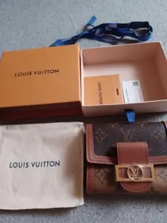 LOUIS VUITTON 二つ折り財布ポルトフォイユ・ドーフィーヌ コンパクト