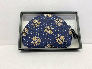 【三枝堂】印伝小銭入1004　紺地白漆 　コスモス柄　新品☆送料は当社負担☆1点限り