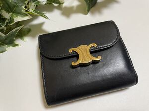 セリーヌ　スモールトリオンフウォレット　折財布　黒　ブラック　CELINE 三つ折り財布　コンパクトウォレット　カーフスキン　celine 