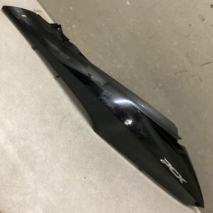 m3-12 ホンダ PCX125 JF28 サイドカバー　左　純正部品