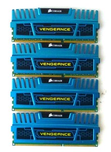 ◆　Corsair VENGEANCE 8GBx4枚 (計32GB) デスクトップPC用メモリ CMZ16GX3M2A1600　パソコン　メモリ　部品