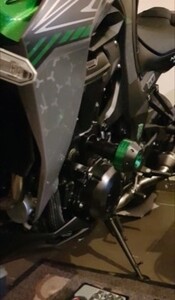 ★全国一律 送料2000円★新品未使用 スライダー Ninja1000専用/Z1000SX専用【グリーン】サーキット 高品質アルミ製 社外 Kawasaki 海外製