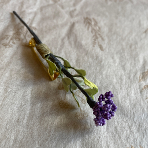 ハンドメイド作家さん ペンペン草 なずな コサージュ (紫・小) 布花 野の花 野花 野草 ブローチ 装身具 アクセサリー