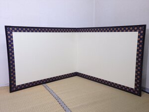 ★唐松(紺)【風炉先屏風　紙箱入り】塗り縁(金具付き)　幅94cmが二面　高さ73cm　茶道具 家具 茶器　セール！