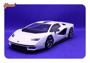 Lamborghini Countach LPI 800-4 　ランボルギーニ　カウンタック　1/32　アオシマ製　プラモデル完成品！