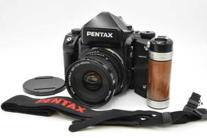 良品 PENTAX 67II SMC 45mm F4 木目グリップ付き 通電確認済 中判フィルムカメラ //119207